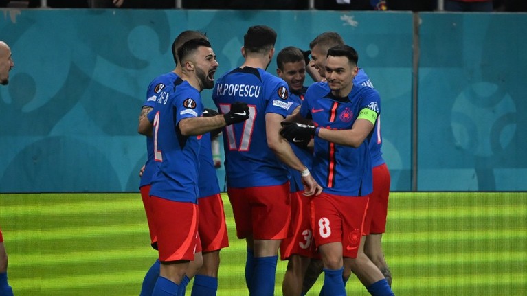 Gigi Becali anunţă măriri salariale pentru două vedete de la FCSB după câştigarea titlului: „Merită mai mult” | EXCLUSIV