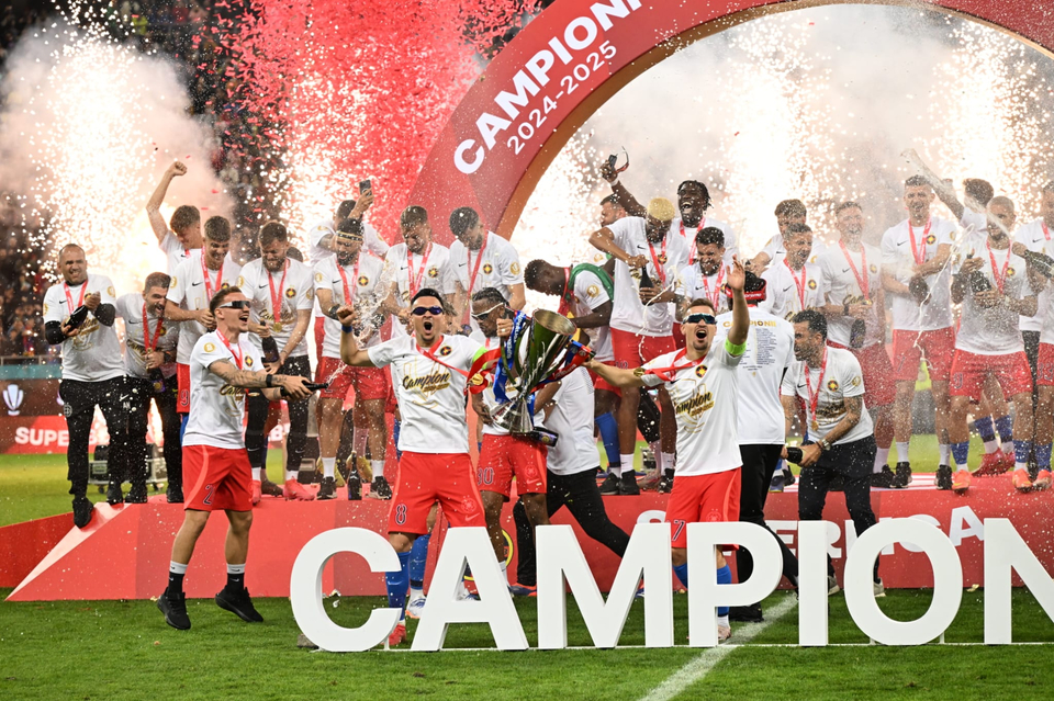 //i0.1616.ro/media/581/3142/38227/22036437/1/fcsb-universitatea-craiova-play-off-superliga-superbet-17-05-2025-1.jpg