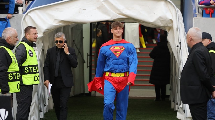 VIDEO | Premieră la FCSB! La doar 16 ani, puştiul în care campioana României îşi pune mari speranţe a debutat în meciul cu CFR Cluj