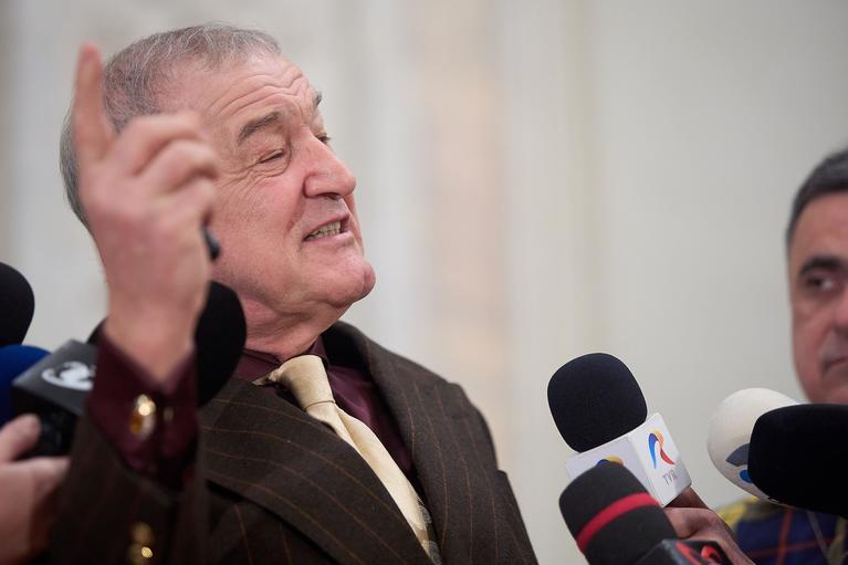 Gigi Becali a anunţat o mutare NEBUNĂ pe piaţa transferurilor | EXCLUSIV