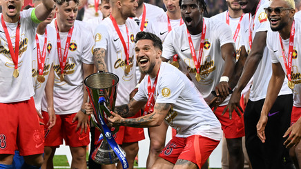 A început curăţenia generală la FCSB! Trei fotbalişti de la campioană, în frunte cu Băluţă, doriţi de un club legendar din Superligă: ”Toată lumea îl doreşte!” | VIDEO EXCLUSIV

