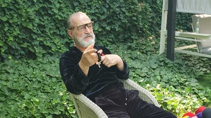 Încălţat în şlapi, direct din curtea lui, Becali a anunţat ce grand din fotbalul mondial vrea să întâlnească în Champions League: ”Aşa se face în viaţă când vrei lucruri mari!”
