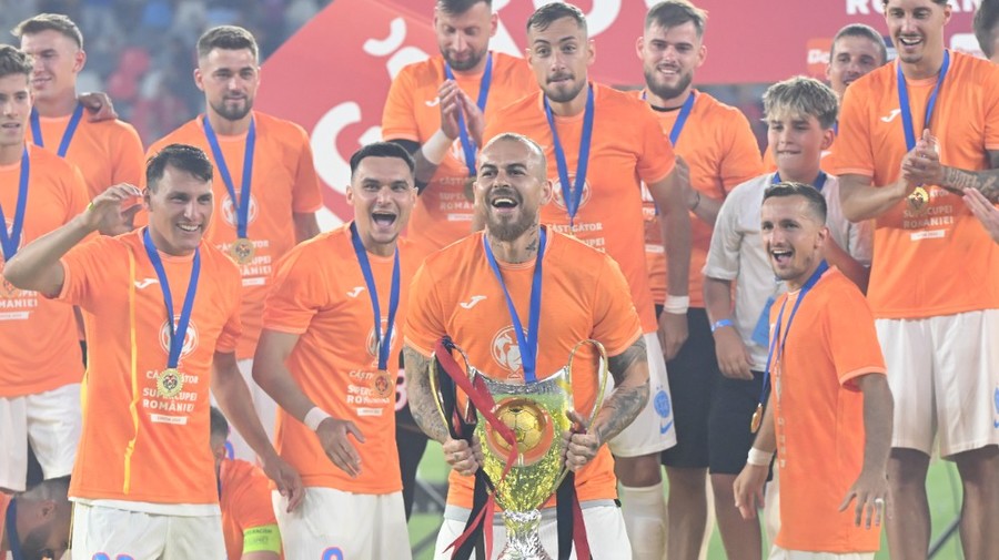 Trei jucători de bază de la FCSB, taxaţi după Supercupa României: „Greşeli foarte mari. Nu gândeşte” + Jucătorii care au impresionat: „Chiar s-a văzut foarte bine” | VIDEO EXCLUSIV