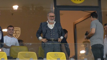 Gigi Becali, show de zile mari după calificarea în Europa League! Patronul FCSB s-a urcat pe maşină şi a făcut anunţul despre atacantul pe care-l vrea la echipă: „Am mărit oferta”