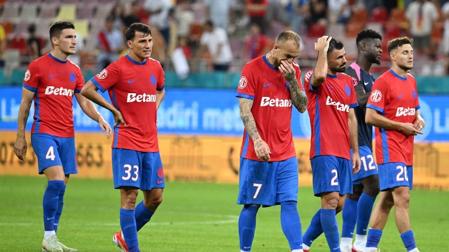Salariile uriaşe de la FCSB au cauzat startul de sezon slab? ”Puţin le-au luat minţile banii”