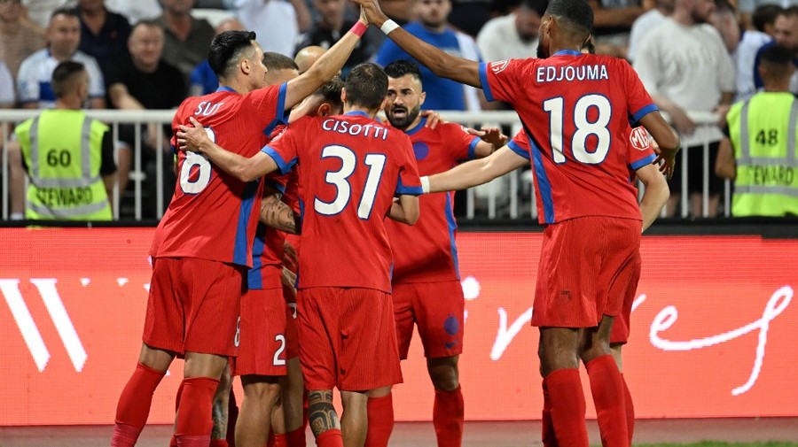 Lovitură dură încasată de FCSB! Un jucător important nu va face deplasarea în Olanda