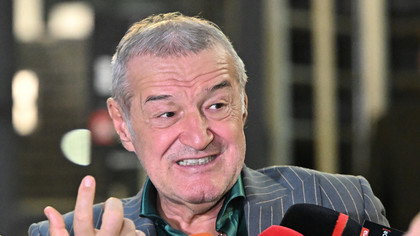 Becali a mers după jucători la bază, după umilinţa contra CFR-ului şi i-a luat la rând: ”Bîrligea, am dreptate?”

