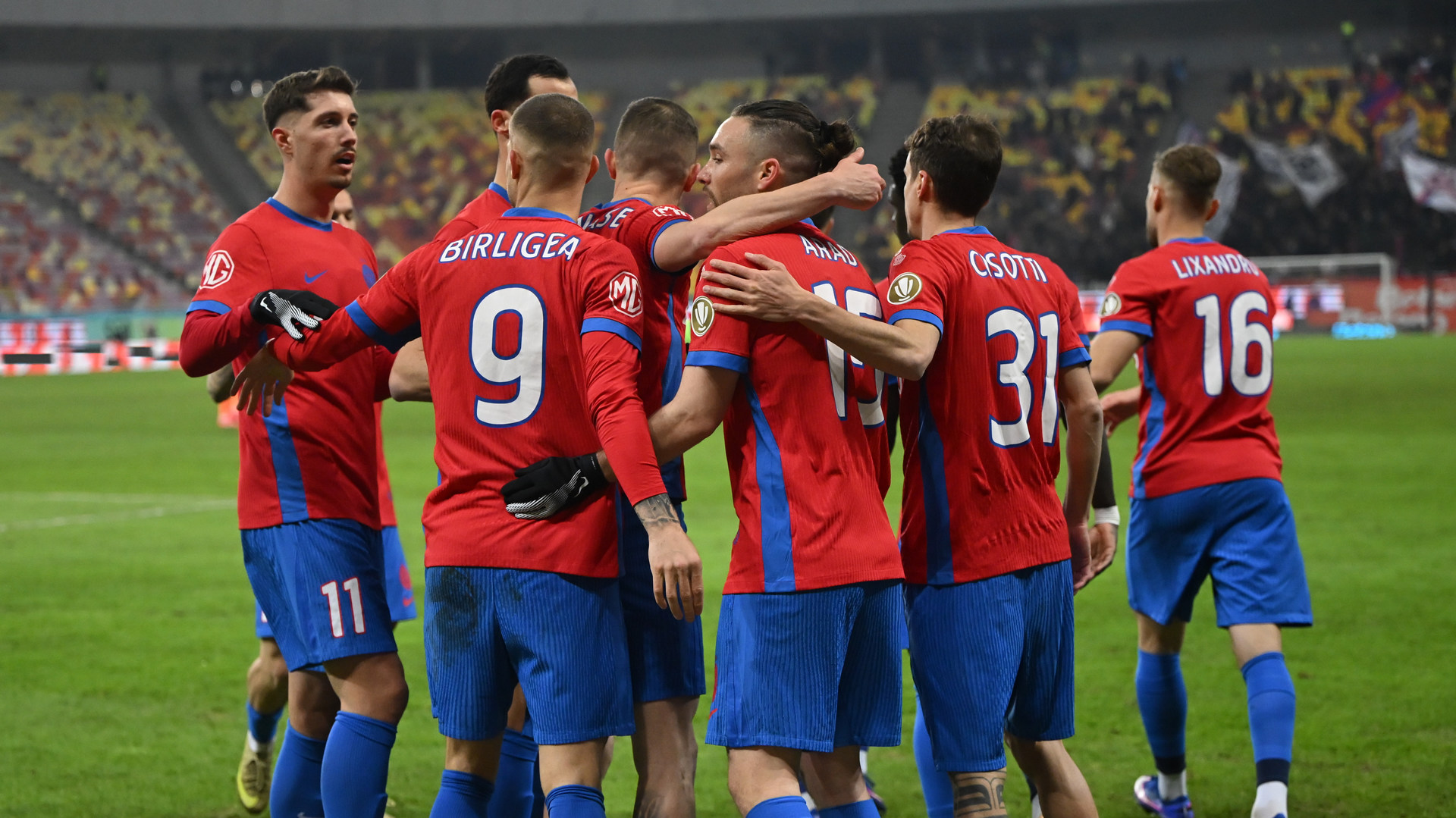 VIDEO EXCLUSIV | Prima problemă pentru Mirel Rădoi! Un jucător s-a accidentat la antrenament şi va lipsi o perioadă importantă