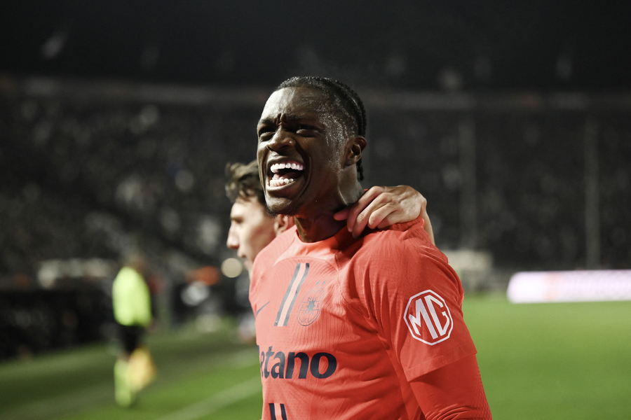 Joyskim Dawa pleacă de la FCSB la finalul sezonului! S-a aflat cu ce echipă ar urma să semneze