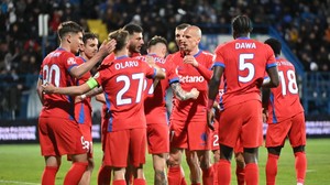 Gigi Becali a intrat în direct şi a pus tunurile pe titularul lui Rădoi: "Te faci de râs. Nu vedeţi cum se mişcă? Vine baba cu colacii" | VIDEO EXCLUSIV