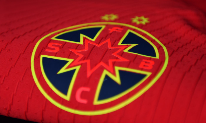 Surpriză uriaşă! FCSB negociază deja cu înlocuitorul lui Rădoi: ”L-am sunat. Nu ştiu ce decizie va lua”. Şumudică, interzis la FCSB!