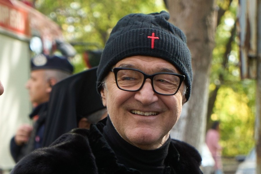 Gigi Becali i-a cerut iertare unui jucător în direct la TV: "Are dreptate! Am zis la nervi"