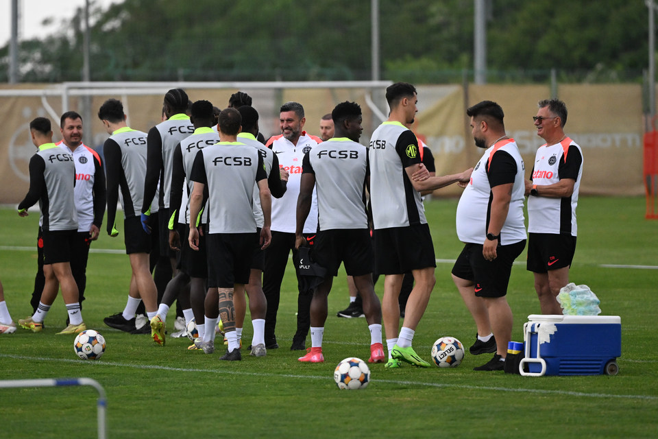 //i0.1616.ro/media/581/3142/38227/22465653/1/antrenament-fcsb-meci-fc-botosani-20-05-2026-2.jpg