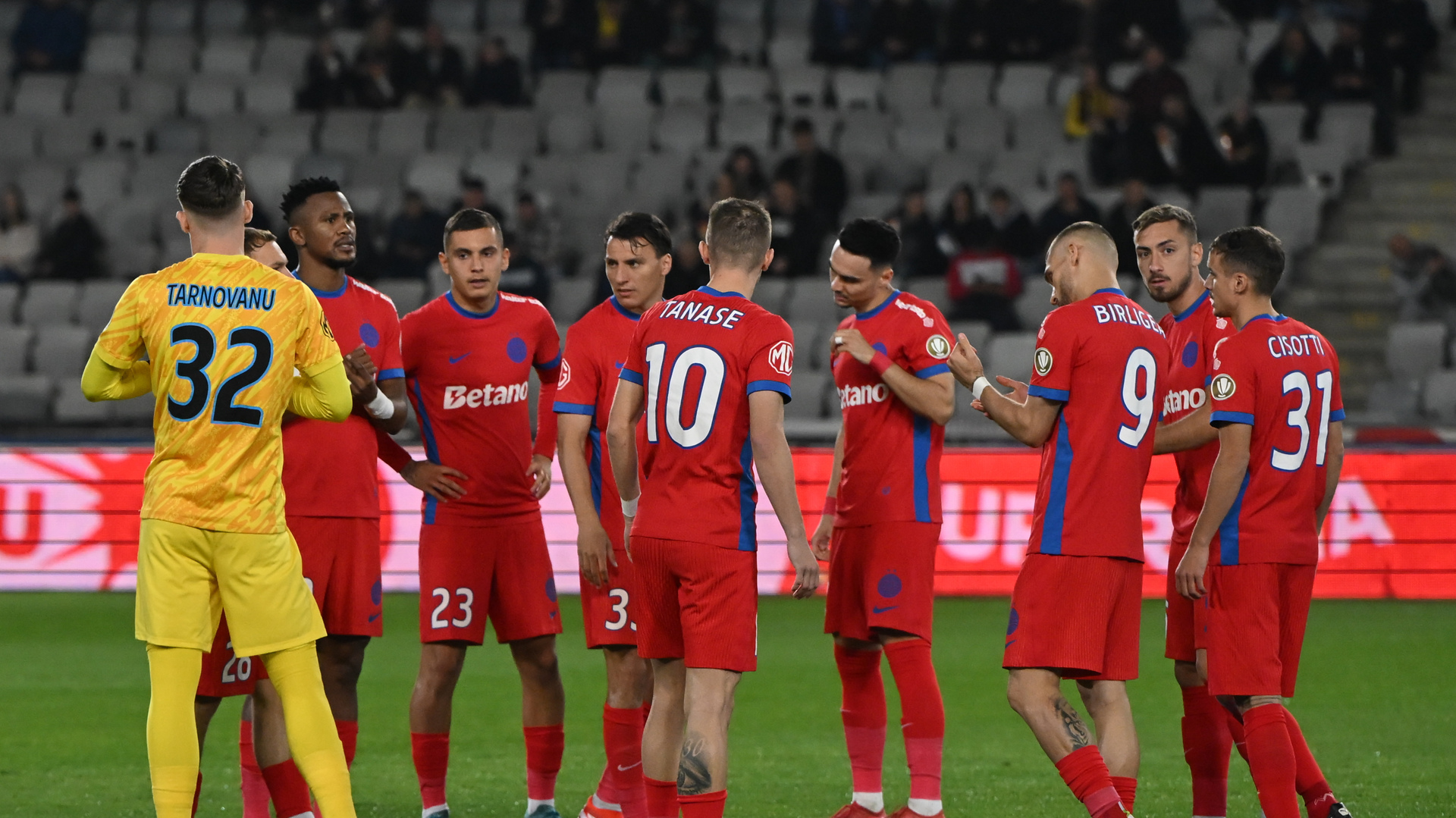 Se destramă FCSB? Becali i-a setat preţul unui titular, apoi i-a fost anunţată plecarea: "Gigi îi dă drumul"