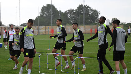 ”Este cu noi la antrenament, vom lua decizia”. Se conturează o nouă plecare de la FCSB