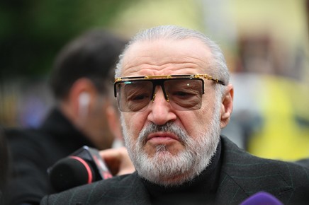 Becali sparge banca după umilinţa din Conference! Cât trebuie să plătească pentru internaţionalul român