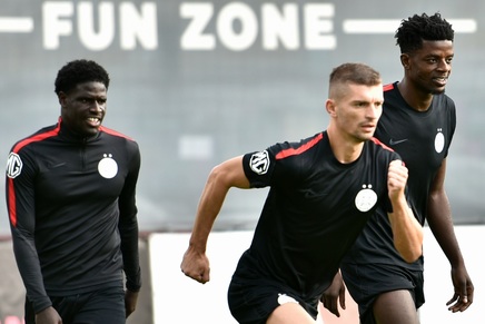 Atac în rafală la FCSB: Tănase şi Gnahore, luaţi la ţintă: "Nu îl mai aducem înapoi niciodată" / "Este un jucător care din 10 pase, 8 le dă înapoi"