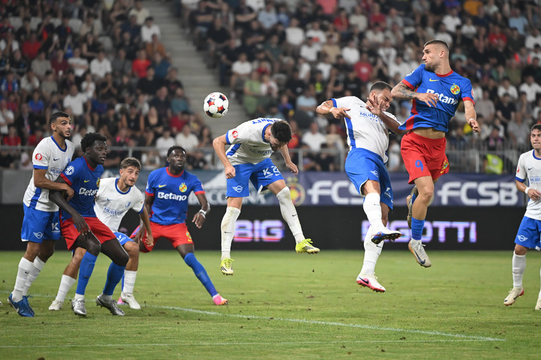 S-a aflat primul 11 al lui FCSB cu Botoşani. Începe revoluţia lui Becali: Creţu e OUT! Toate surprizele din echipa de start

