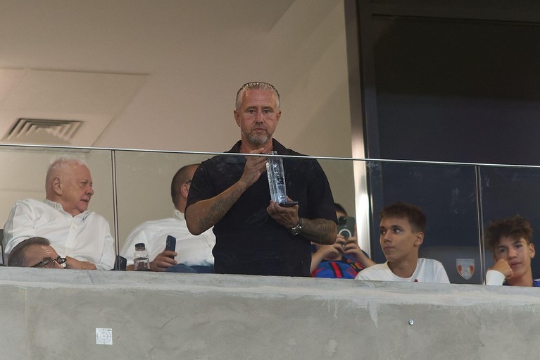 Gigi Becali a spus "DA" pe loc! Ce primă uriaşă i-a cerut Reghecampf pentru a reveni la FCSB | VIDEO EXCLUSIV