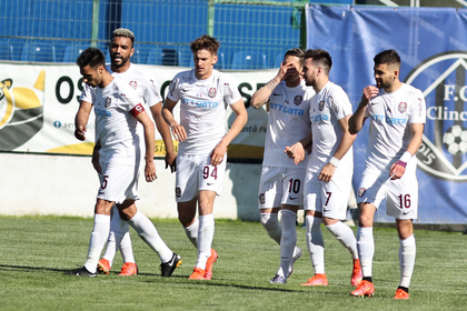 VIDEO | CFR Cluj se apropie de al patrulea titlu la rând în Liga 1! Camora: "E normal să fie mulţi nervi, avem dorinţă de a câştiga" / Păun: "Trebuie să facem sacrificii"