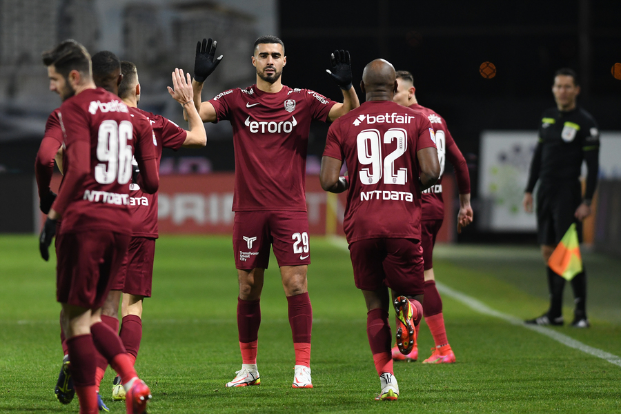 CFR Cluj, amendată de UEFA cu 200.000 de euro din cauza ”datoriilor restante”