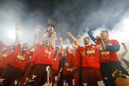 Decizie aşteptată la CFR Cluj. Dan Petrescu a trimis 9 jucători în vacanţă înaintea partidei cu FCSB 

