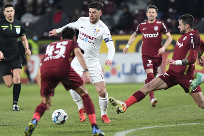 VIDEO | CFR Cluj – Rapid 1-0. Trupa lui Dan Petrescu câştigă la limită, după ce giuleştenii au rata un penalti acordat de VAR, în ultimul minut 