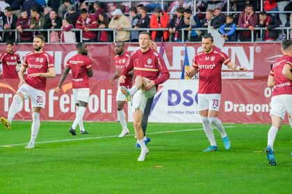 Tensiuni la CFR Cluj? Dan Petrescu i-ar fi înjurat pe jucători la antrenamente 