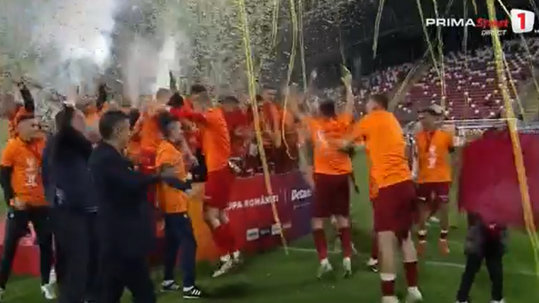 VIDEO | Cupa merge la Cluj! CFR ridică trofeul pentru a cincea oară. Show de zile mari
