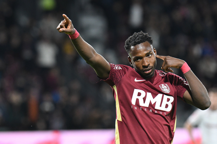 Ce fotbalist a pierdut CFR Cluj! Un club de Premier League forţează transferul lui Otele