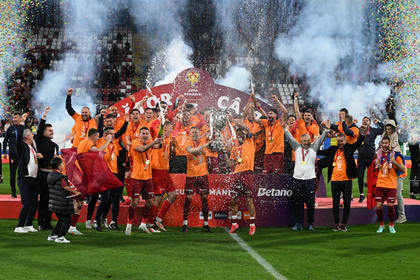 Anul s-a încheiat pentru un titular de la CFR Cluj! Conducerea a făcut anunţul oficial: „Desprinderi de menisc şi os” | EXCLUSIV