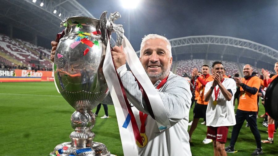 Întoarcerea lui Petrescu nu e văzută cu ochi buni: "Nu are logică!"