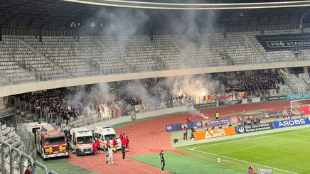 Galeria CFR-ului a reacţionat: "Reparaţiile să fie făcute din taxe! Sperăm să plătim zero lei"