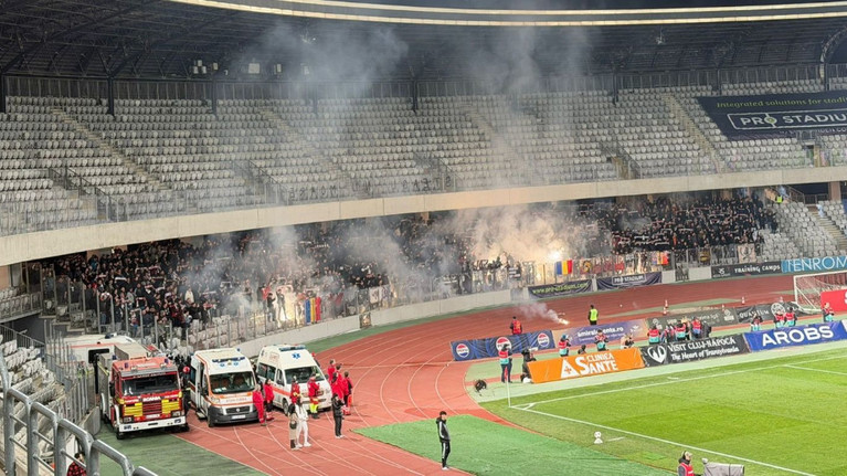 Galeria CFR-ului a reacţionat: "Reparaţiile să fie făcute din taxe! Sperăm să plătim zero lei"