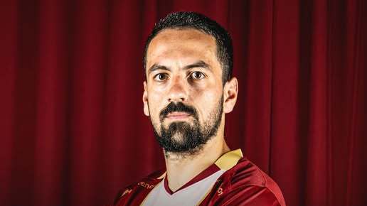 Cine mai înţelege ce se întâmplă la CFR?! Clujenii oficializează transferul verii: de două ori campion cu FC Porto va juca sub comanda lui Folha în SuperLiga