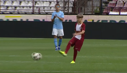 VIDEO | Multă emoţie în Gruia! Fiul regretatului Gabi Mureşan a dat lovitura de start la CFR - FC Voluntari