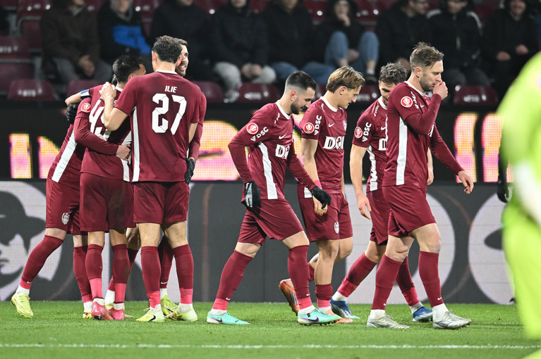 Fierbe vestiarul la CFR Cluj! Un greu al vestiarului a depus memoriu la FIFA şi vrea să plece de urgenţă din Gruia