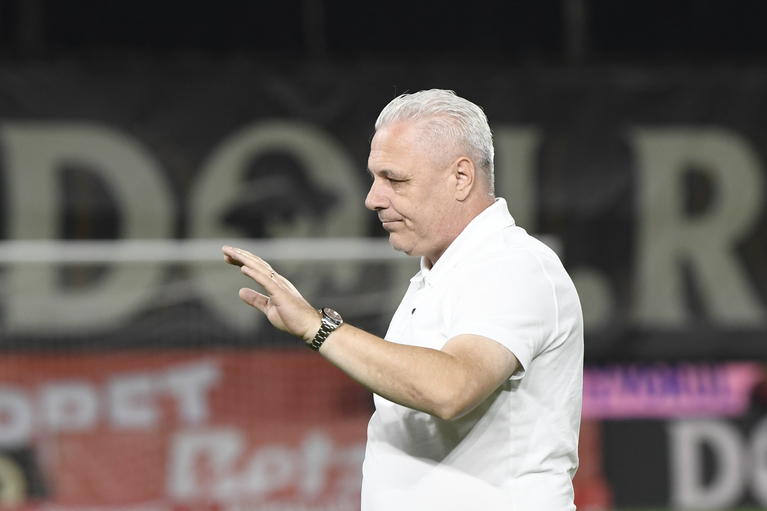 VIDEO | Marius Şumudică, discurs la superlativ despre elevii săi. ”Sunt nişte eroi”
