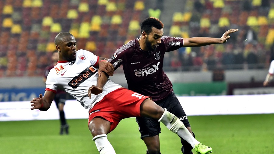 Claude Dielna i-a fost propus lui Dinamo. Fundaşul central cere 25.000 de euro pe lună 
