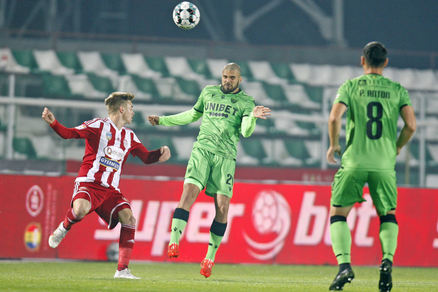 Se adânceşte criza la Dinamo! Reacţia jucătorilor spanioli la criticile lui Cosmin Contra. "Continuăm să luptăm"