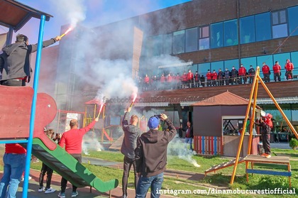 FOTO | Dinamoviştii, obligaţi să învingă Viitorul! Fanii i-au încurajat pe jucători înaintea meciului