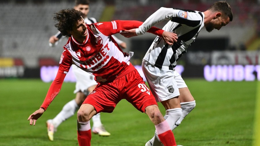 Vestiarul lui Dinamo a luat foc la pauza meciului cu Astra! ”Câinii roşii”, la un pas de o bătaie generală 