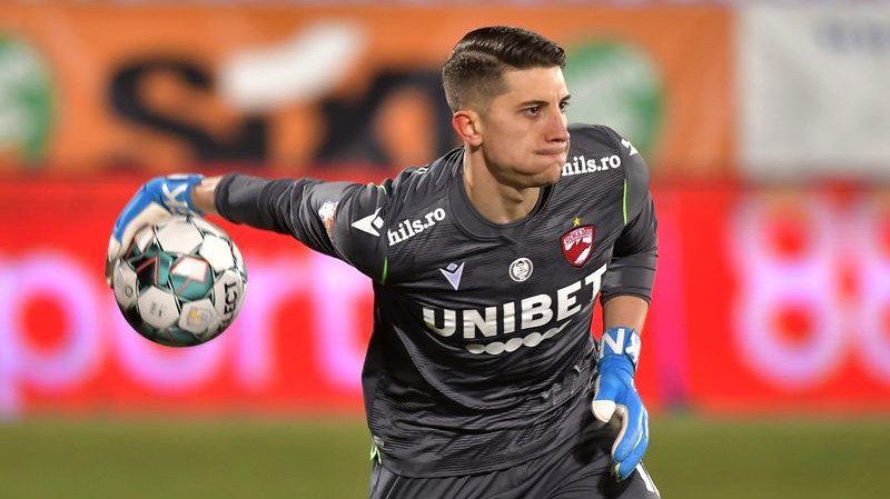 Gură de oxigen pentru Gigi Mulţescu. Mihai Eşanu revine în poartă pentru primul meci din play-out