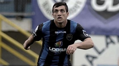 Dinamo, gata de un transfer care să o salveze de la retrogradare. Clubul şi fundaşul, la un pas să bată palma 