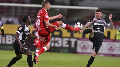 VIDEO | Dinamo - Hermannstadt 2-0. 'Roş-albii' au scăpat de retrogradarea directă, după a patra victorie la rând. Anton a reuşit o 'dublă' din penalty