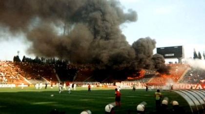 VIDEO | Fanii dinamovişti sărbătoresc 24 de ani de la incendierea peluzei stadionului Ghencea. "A fost prima coregrafie 3D din Europa"