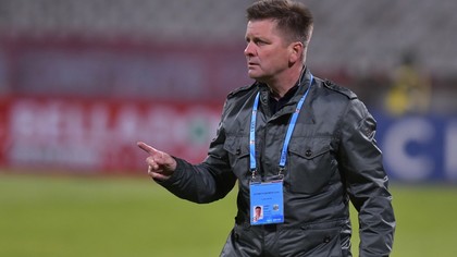 Dusan Uhrin nu se gândeşte la play-off-ul de Conference League. "Trebuie să evităm barajul. Am găsit sistemul potrivit pentru noi, 5-3-2"