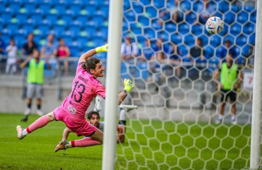 Se anunţă vremuri mai bune la Dinamo! ”Câinii” aduc portar ce a jucat în preliminariile Champions League
