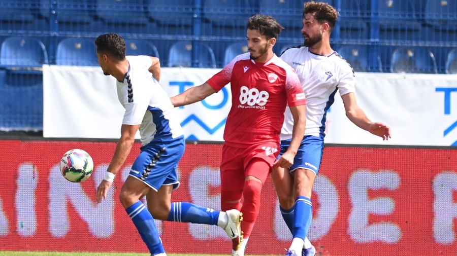 VIDEO ǀ Dinamo, la al treilea eşec consecutiv în Liga a 2-a. Unirea Dej i-a învins pe ”câini” cu 3-2