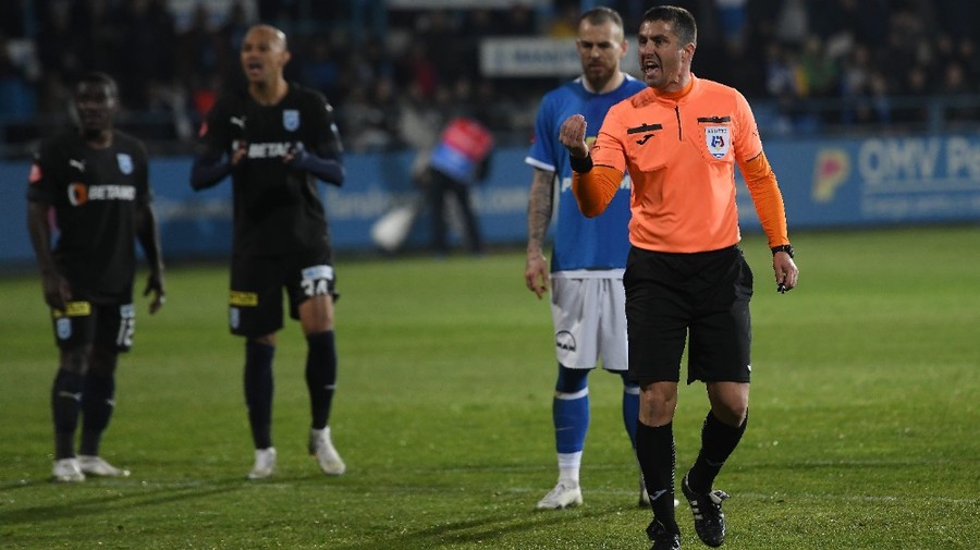 A fost ales arbitrul meciului Dinamo - FC Botoşani